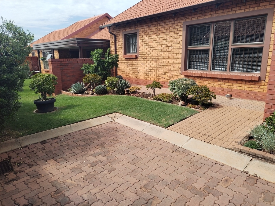 2 Bedroom Property for Sale in Willow Park Manor Gauteng