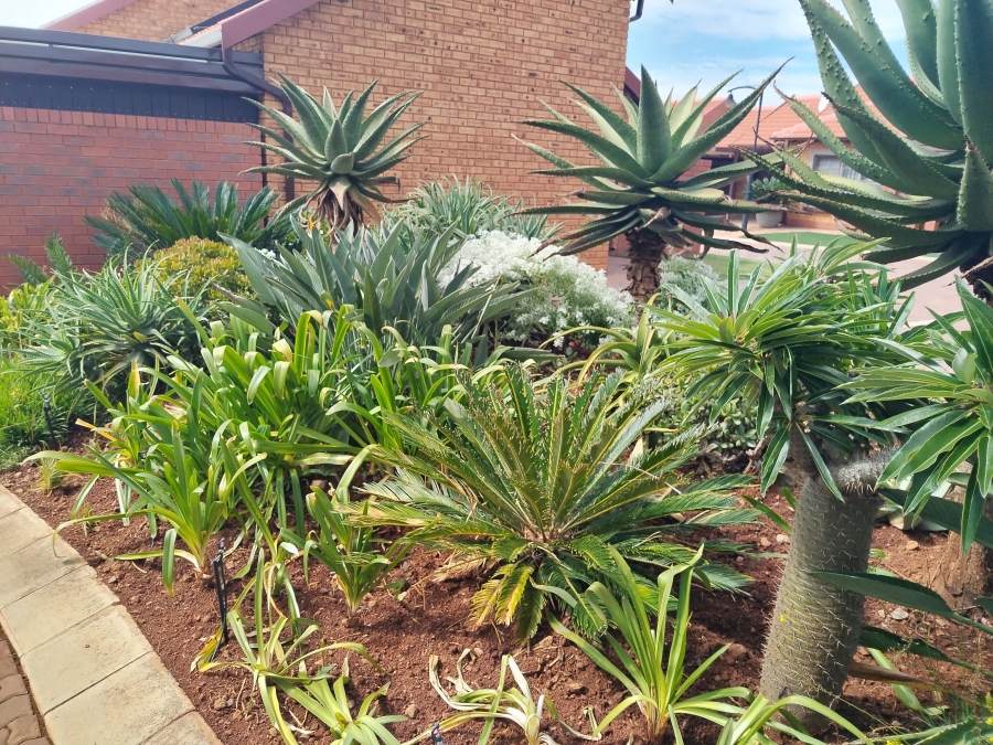 2 Bedroom Property for Sale in Willow Park Manor Gauteng