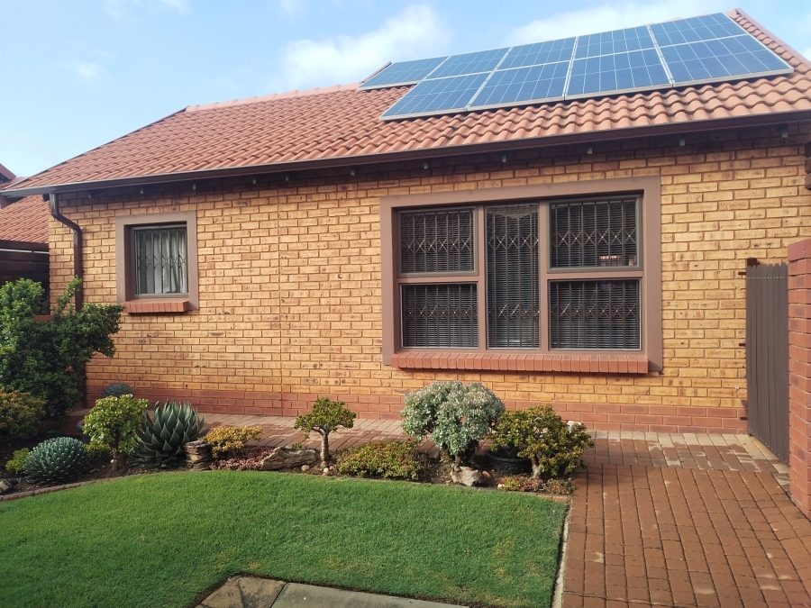2 Bedroom Property for Sale in Willow Park Manor Gauteng