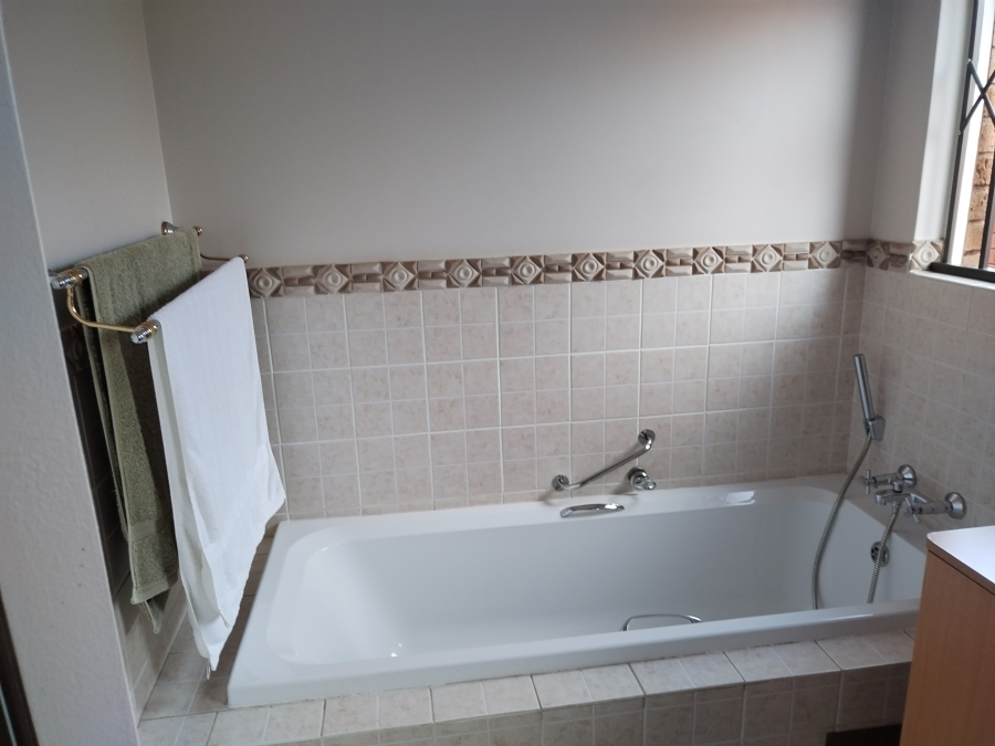 2 Bedroom Property for Sale in Willow Park Manor Gauteng