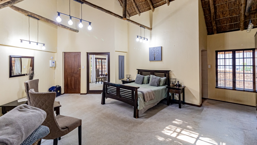 5 Bedroom Property for Sale in Moreleta Park Gauteng
