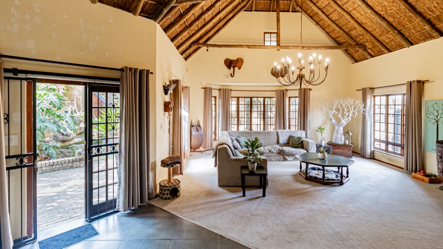5 Bedroom Property for Sale in Moreleta Park Gauteng