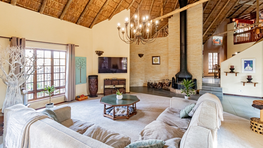5 Bedroom Property for Sale in Moreleta Park Gauteng