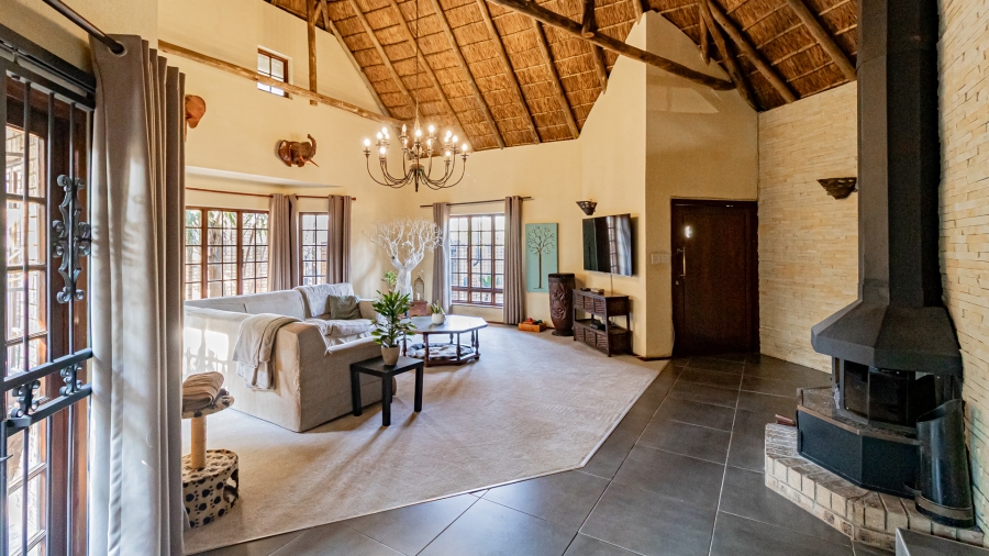 5 Bedroom Property for Sale in Moreleta Park Gauteng