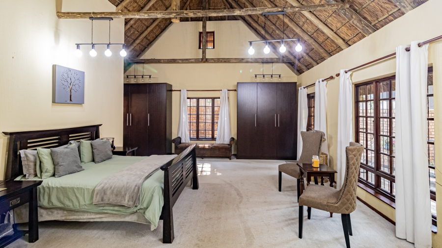5 Bedroom Property for Sale in Moreleta Park Gauteng