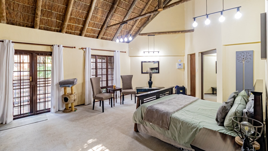 5 Bedroom Property for Sale in Moreleta Park Gauteng