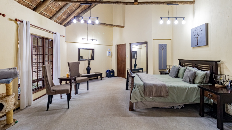 5 Bedroom Property for Sale in Moreleta Park Gauteng