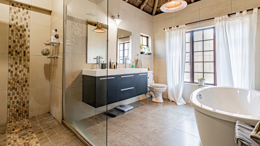 5 Bedroom Property for Sale in Moreleta Park Gauteng