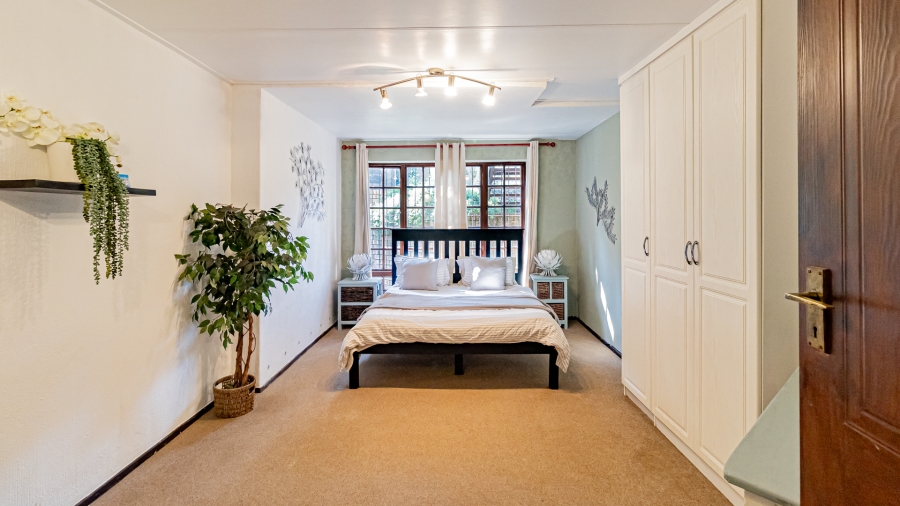 5 Bedroom Property for Sale in Moreleta Park Gauteng