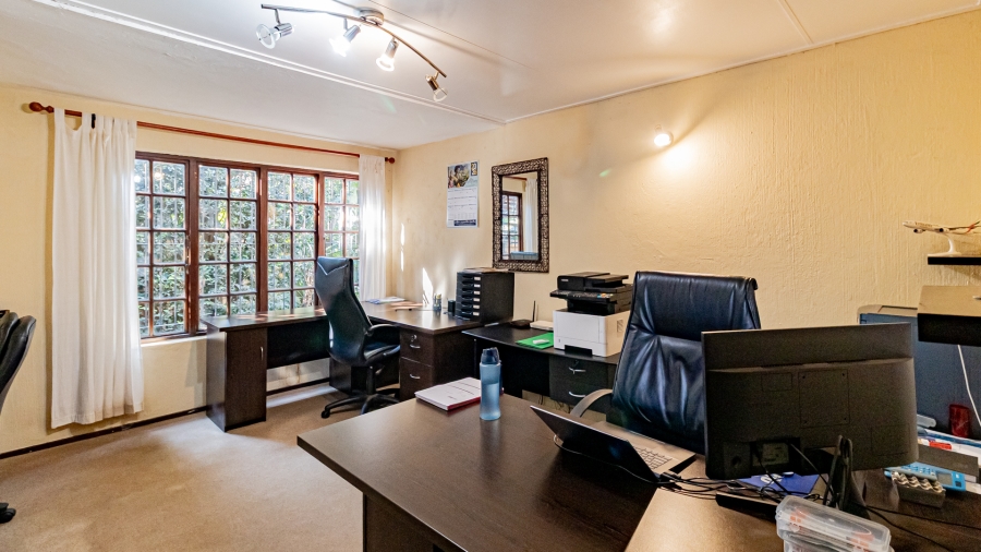 5 Bedroom Property for Sale in Moreleta Park Gauteng