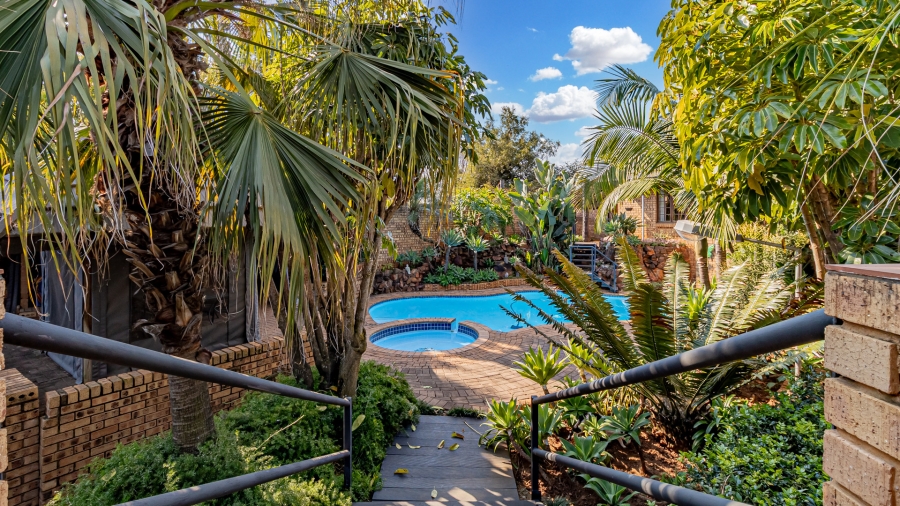 5 Bedroom Property for Sale in Moreleta Park Gauteng