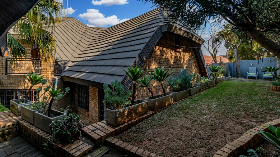 5 Bedroom Property for Sale in Moreleta Park Gauteng