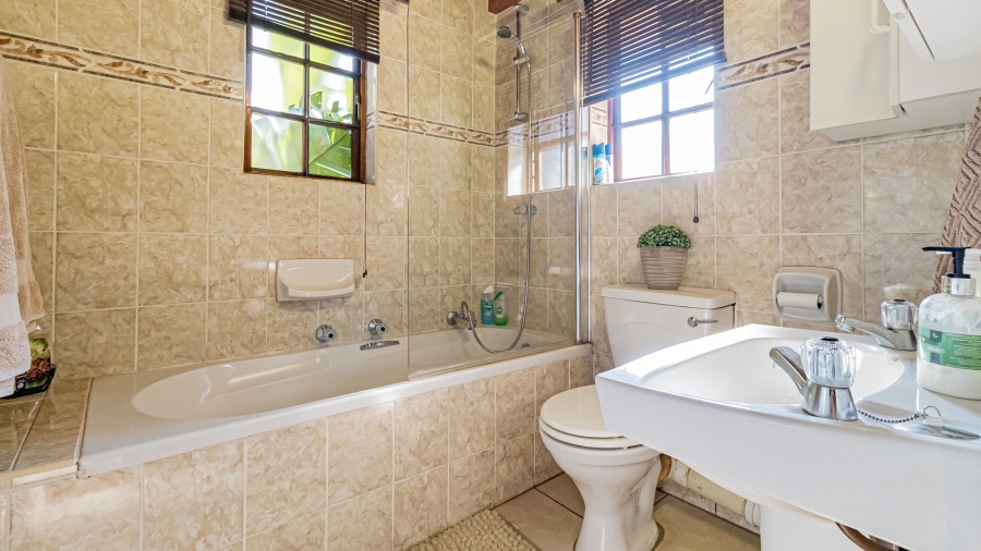 5 Bedroom Property for Sale in Moreleta Park Gauteng