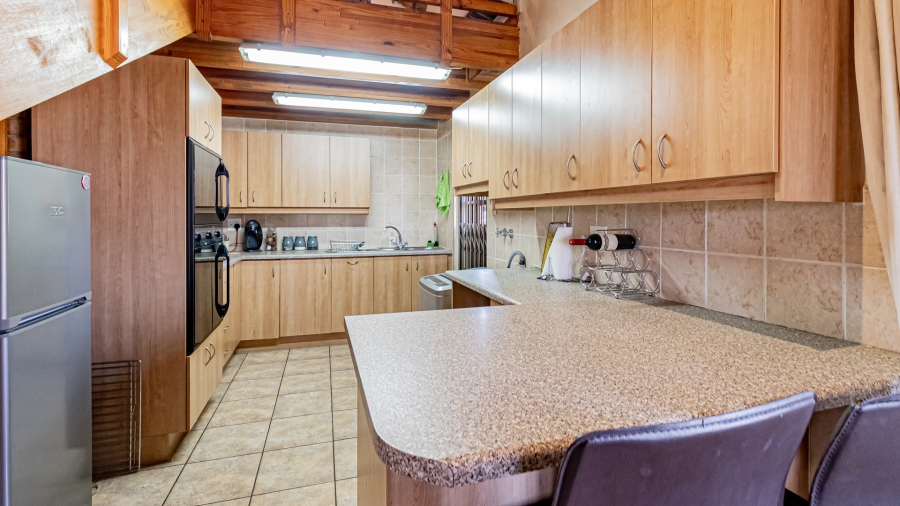 5 Bedroom Property for Sale in Moreleta Park Gauteng