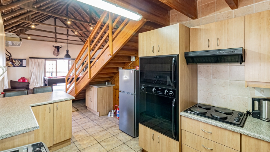 5 Bedroom Property for Sale in Moreleta Park Gauteng