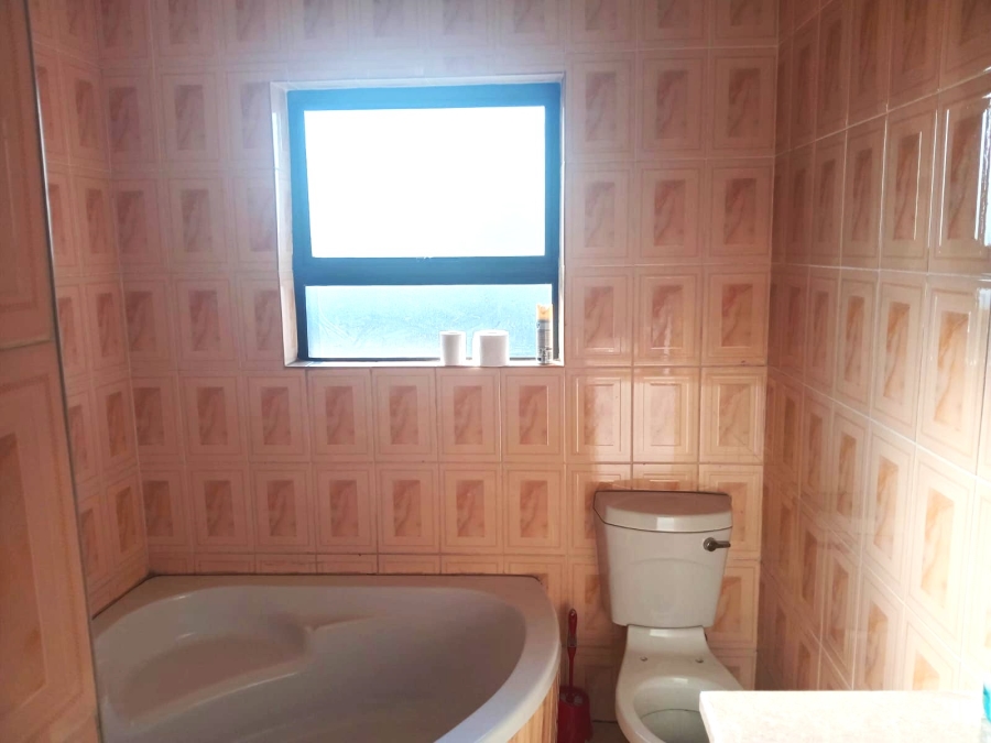 9 Bedroom Property for Sale in Roodekop Gauteng
