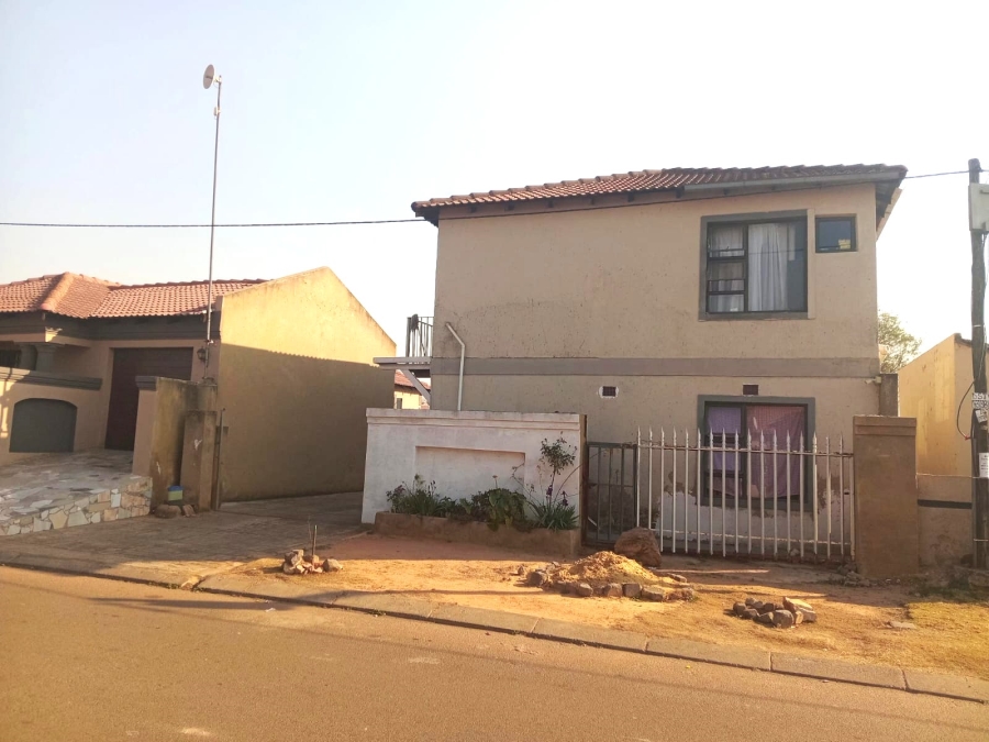 9 Bedroom Property for Sale in Roodekop Gauteng