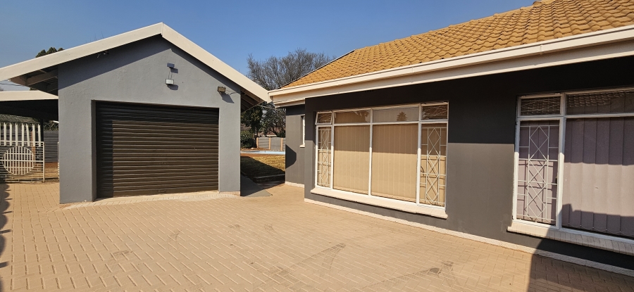 3 Bedroom Property for Sale in Risiville Gauteng
