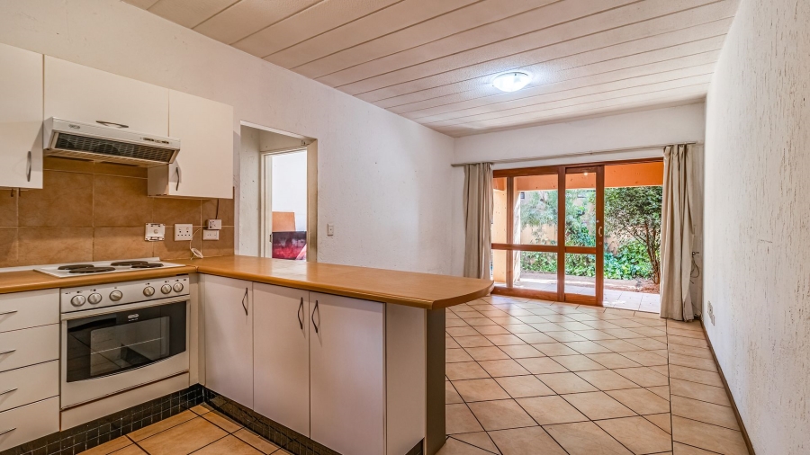 To Let 1 Bedroom Property for Rent in Douglasdale Gauteng