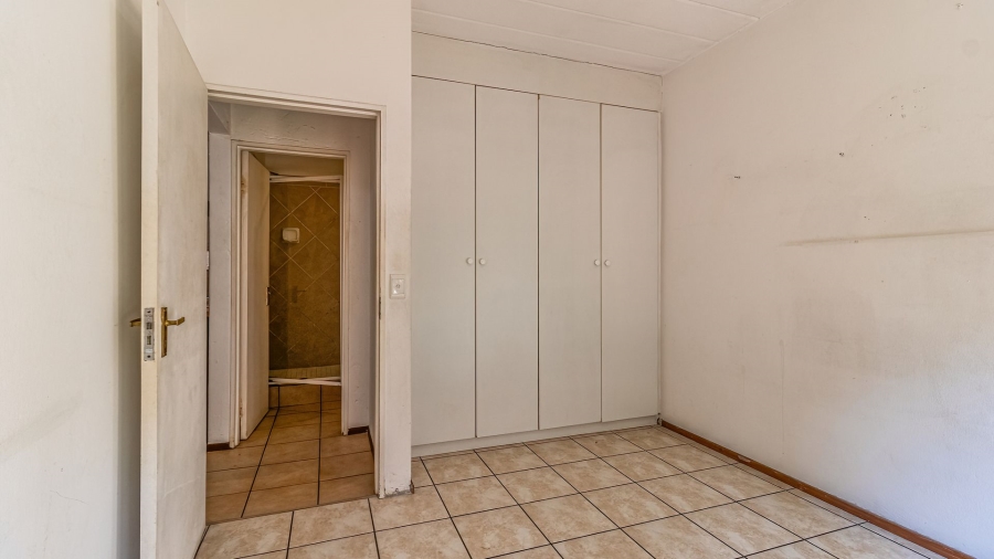 To Let 1 Bedroom Property for Rent in Douglasdale Gauteng