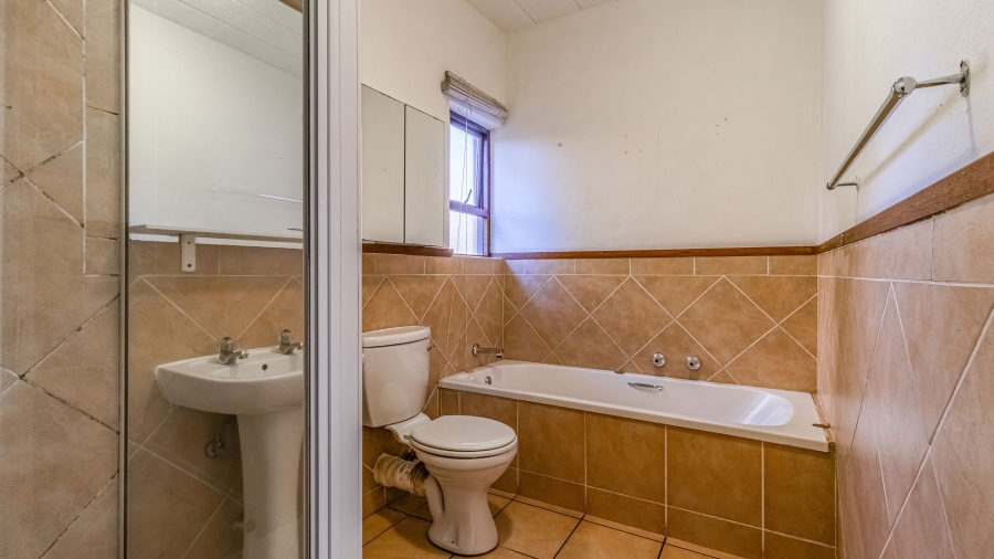 To Let 1 Bedroom Property for Rent in Douglasdale Gauteng