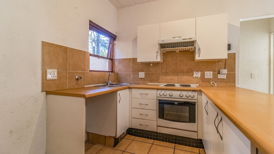 To Let 1 Bedroom Property for Rent in Douglasdale Gauteng