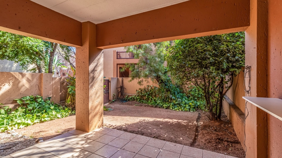 To Let 1 Bedroom Property for Rent in Douglasdale Gauteng
