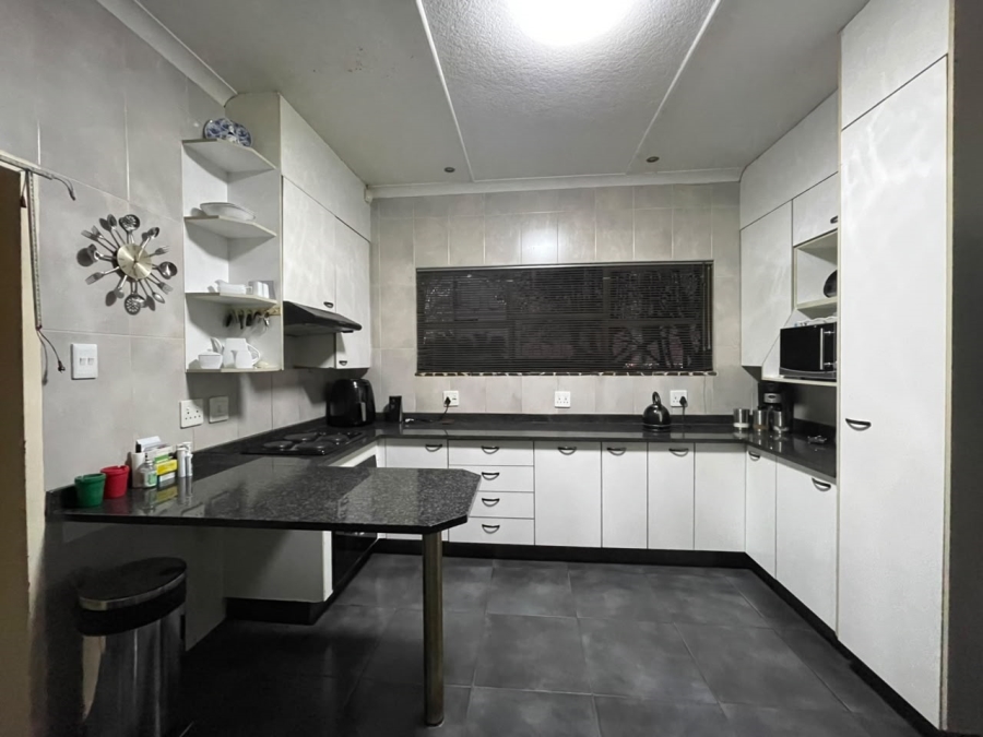 To Let 3 Bedroom Property for Rent in Hazelpark Gauteng