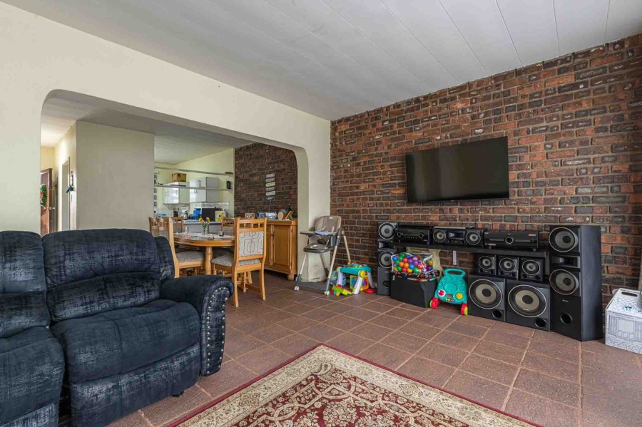 2 Bedroom Property for Sale in Beyers Park Gauteng