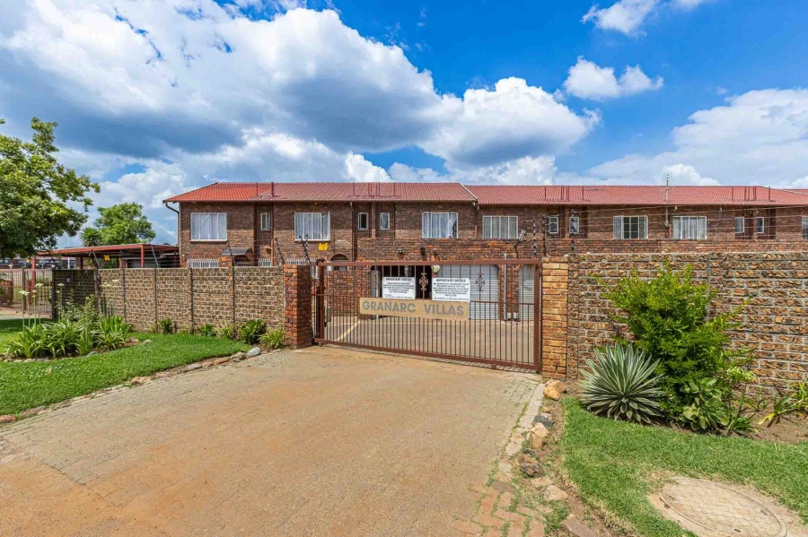 2 Bedroom Property for Sale in Beyers Park Gauteng