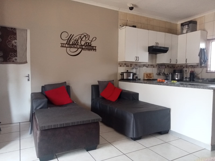 To Let 2 Bedroom Property for Rent in Lambton Gauteng