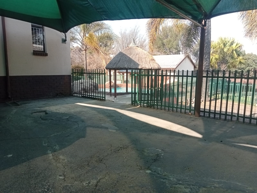 To Let 2 Bedroom Property for Rent in Lambton Gauteng