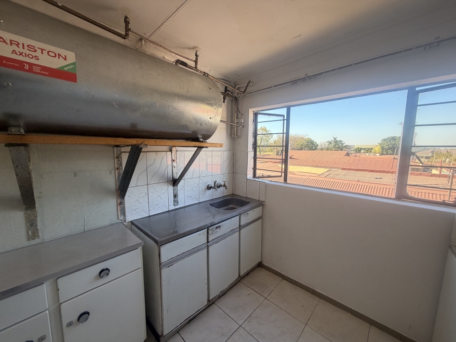 To Let 2 Bedroom Property for Rent in Laudium Gauteng