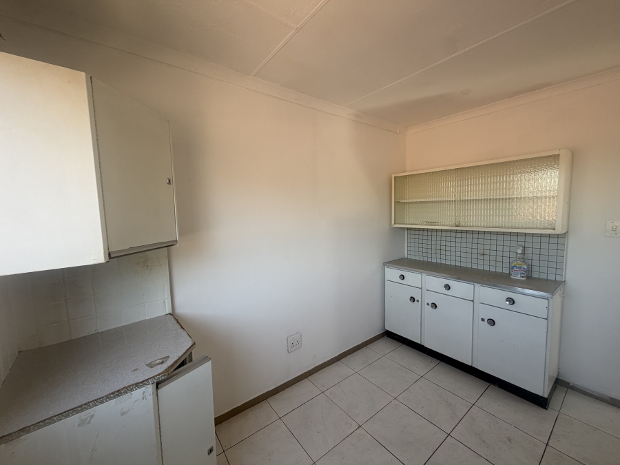 To Let 2 Bedroom Property for Rent in Laudium Gauteng