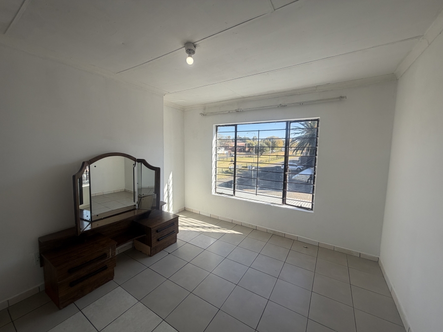 To Let 2 Bedroom Property for Rent in Laudium Gauteng
