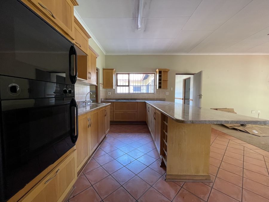 10 Bedroom Property for Sale in Montana Gauteng