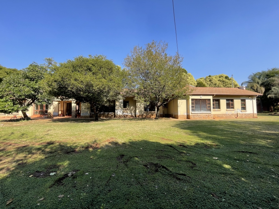 10 Bedroom Property for Sale in Montana Gauteng