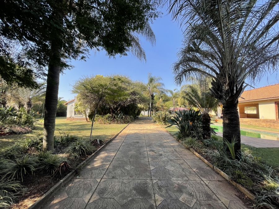 10 Bedroom Property for Sale in Montana Gauteng