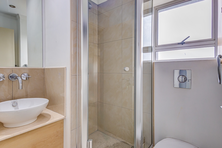 To Let 2 Bedroom Property for Rent in Sandhurst Gauteng
