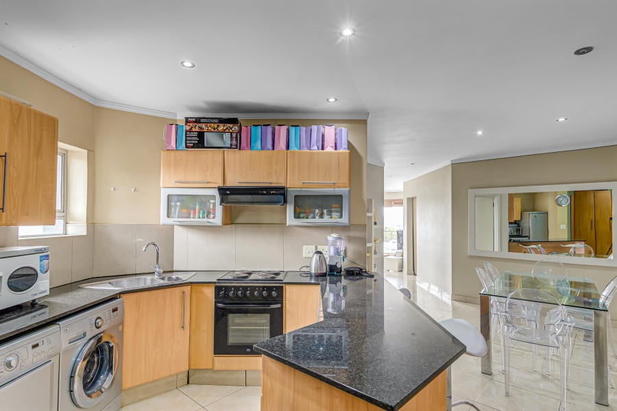 To Let 2 Bedroom Property for Rent in Sandhurst Gauteng