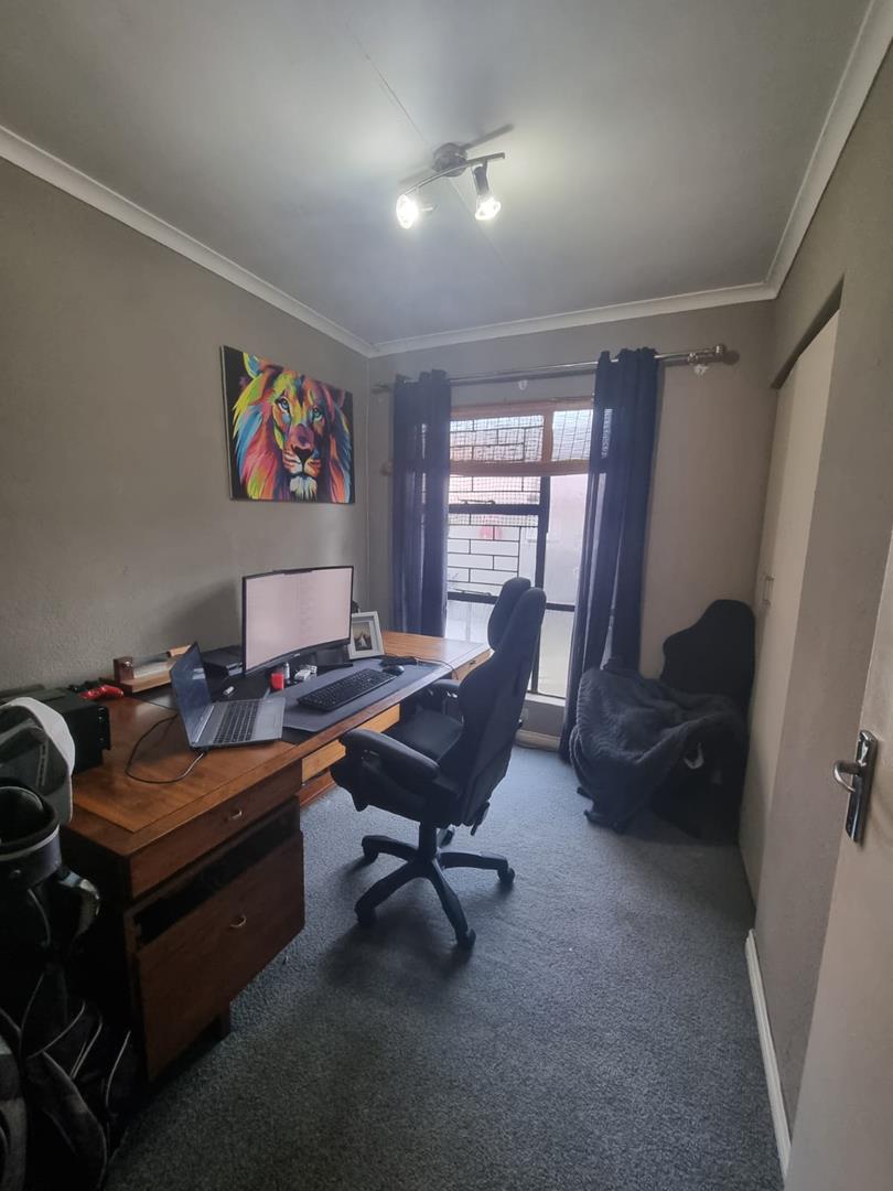 To Let 3 Bedroom Property for Rent in Glen Marais Gauteng