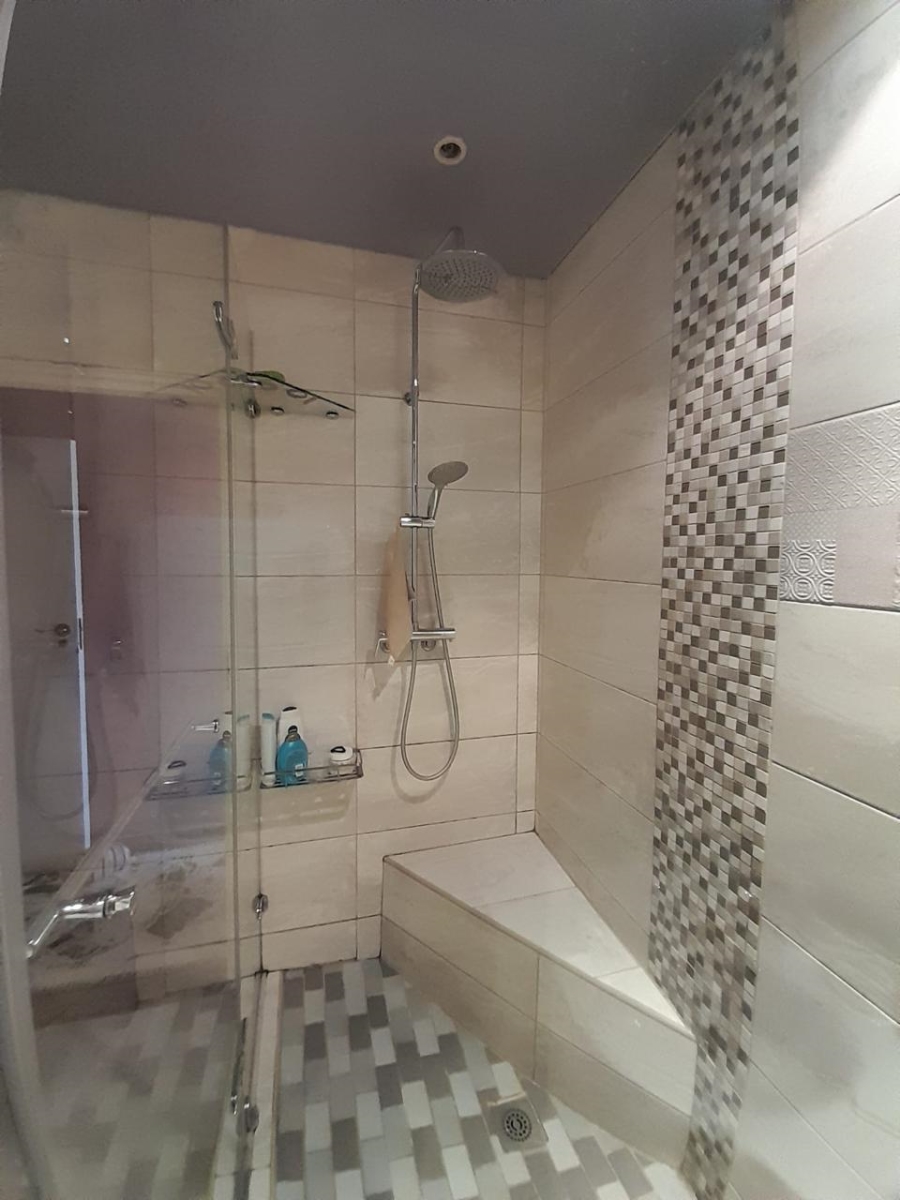 To Let 2 Bedroom Property for Rent in Morningside Gauteng