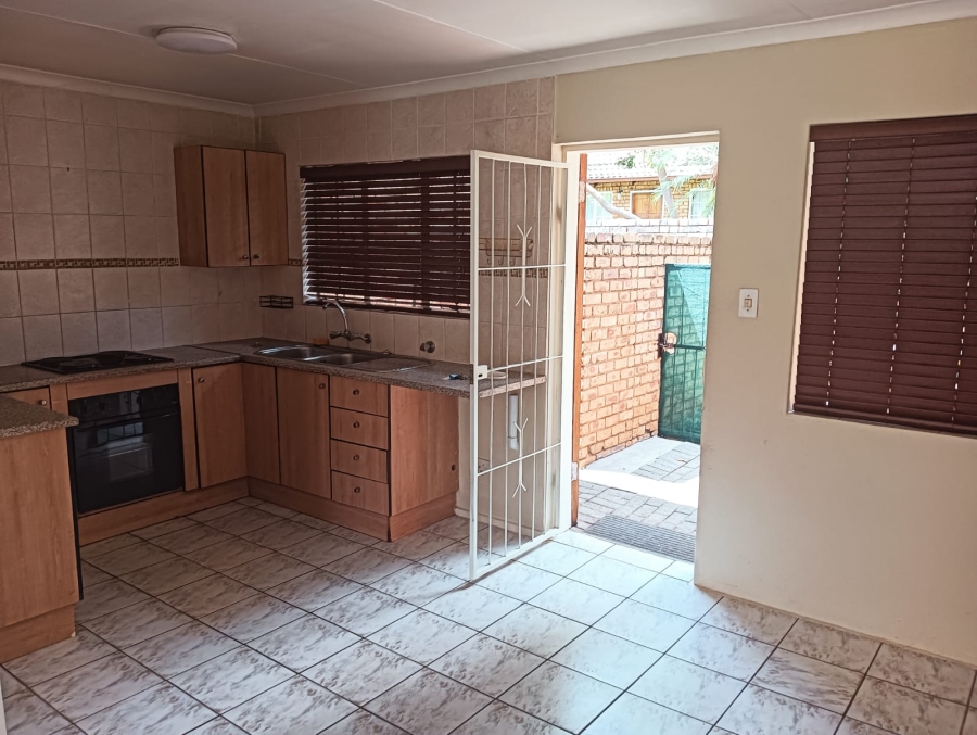 2 Bedroom Property for Sale in Weavind Park Gauteng