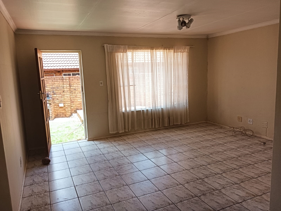 2 Bedroom Property for Sale in Weavind Park Gauteng