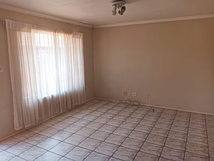 2 Bedroom Property for Sale in Weavind Park Gauteng