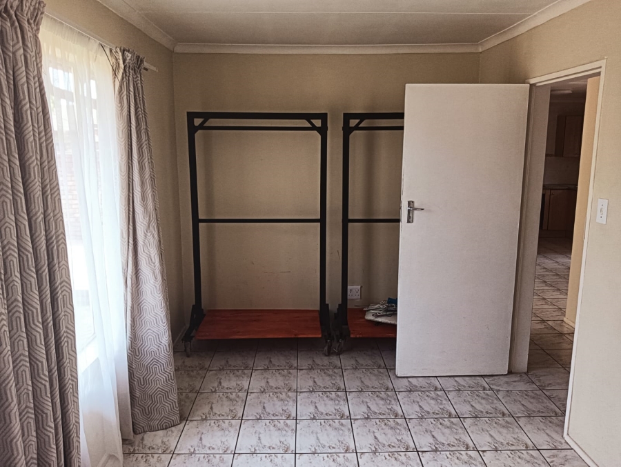 2 Bedroom Property for Sale in Weavind Park Gauteng