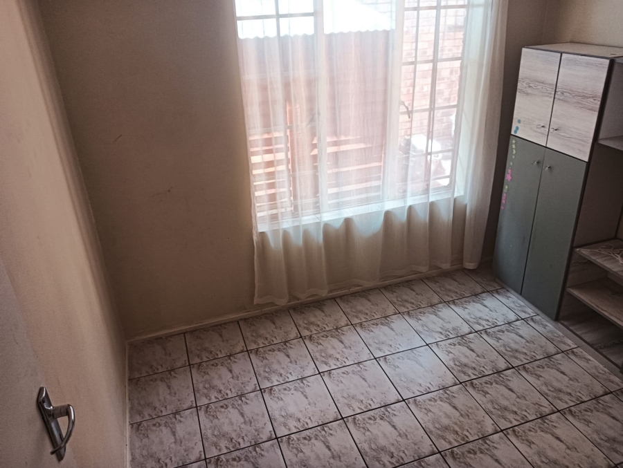 2 Bedroom Property for Sale in Weavind Park Gauteng