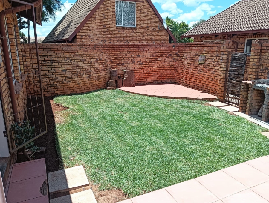 2 Bedroom Property for Sale in Weavind Park Gauteng