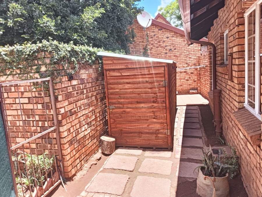 2 Bedroom Property for Sale in Weavind Park Gauteng