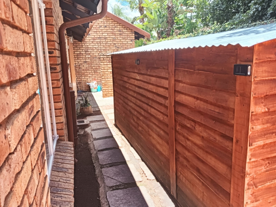 2 Bedroom Property for Sale in Weavind Park Gauteng